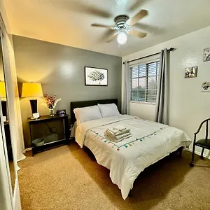 https://modern-stay-by-cardinals-state-farm-stadium.hotelsofphoenix.com